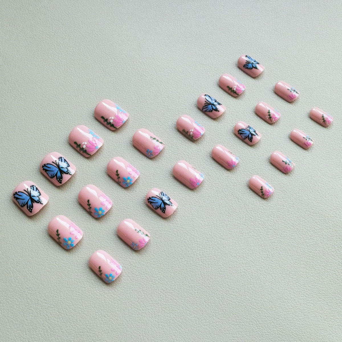 Künstlerisches Blumen- und Schmetterlings-Nail Art Set