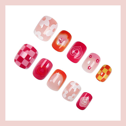 Kunstnagelset mit verspielt-romantischen Designs Brehn