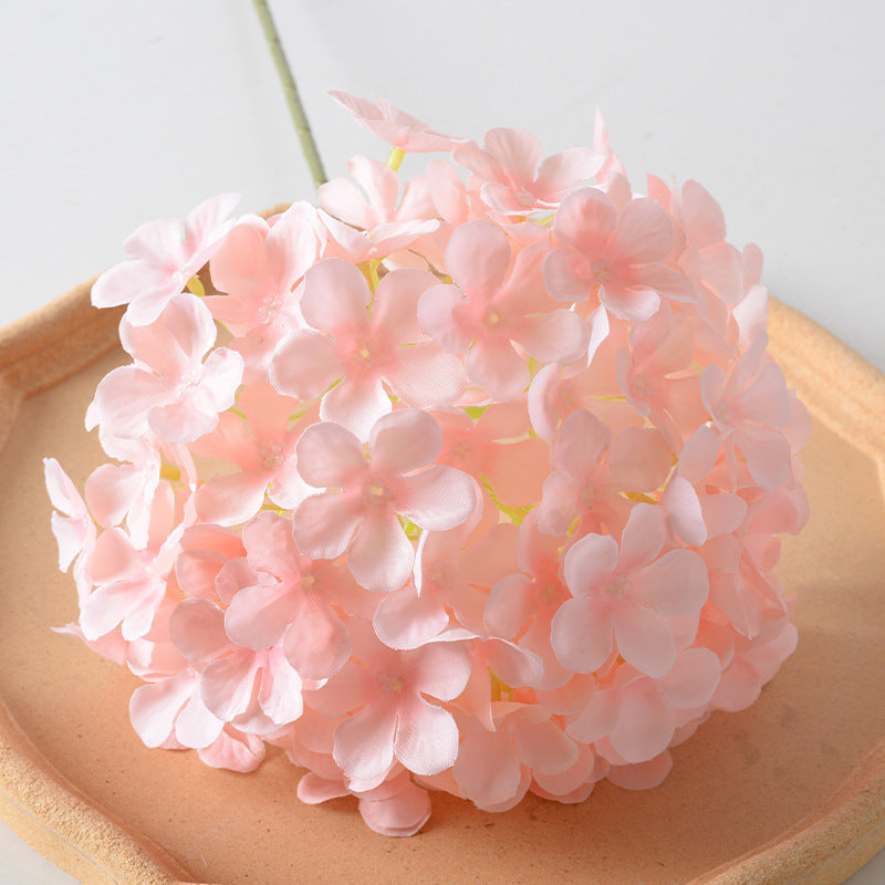 Künstliche Blumenarrangement
