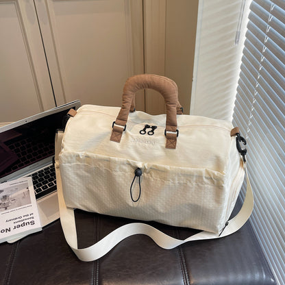 Sportliche Reisetasche Mit Gepolstertem Tragegriff Brehn