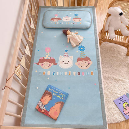 Gepolsterte Baby-Krippenauflage mit Gute‑Nacht-Print, rutschfester Unterseite und abwischbarem Bezug