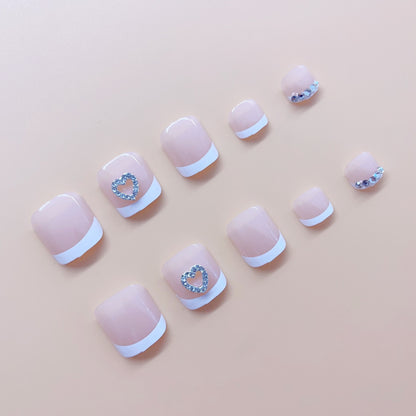 Fußnagelkunstset mit eleganten Glitzer- und Herzverzierungen Brehn