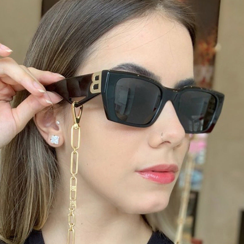 Damen modische geometrische Sonnenbrille mit einzigartigen Designelementen Brehn