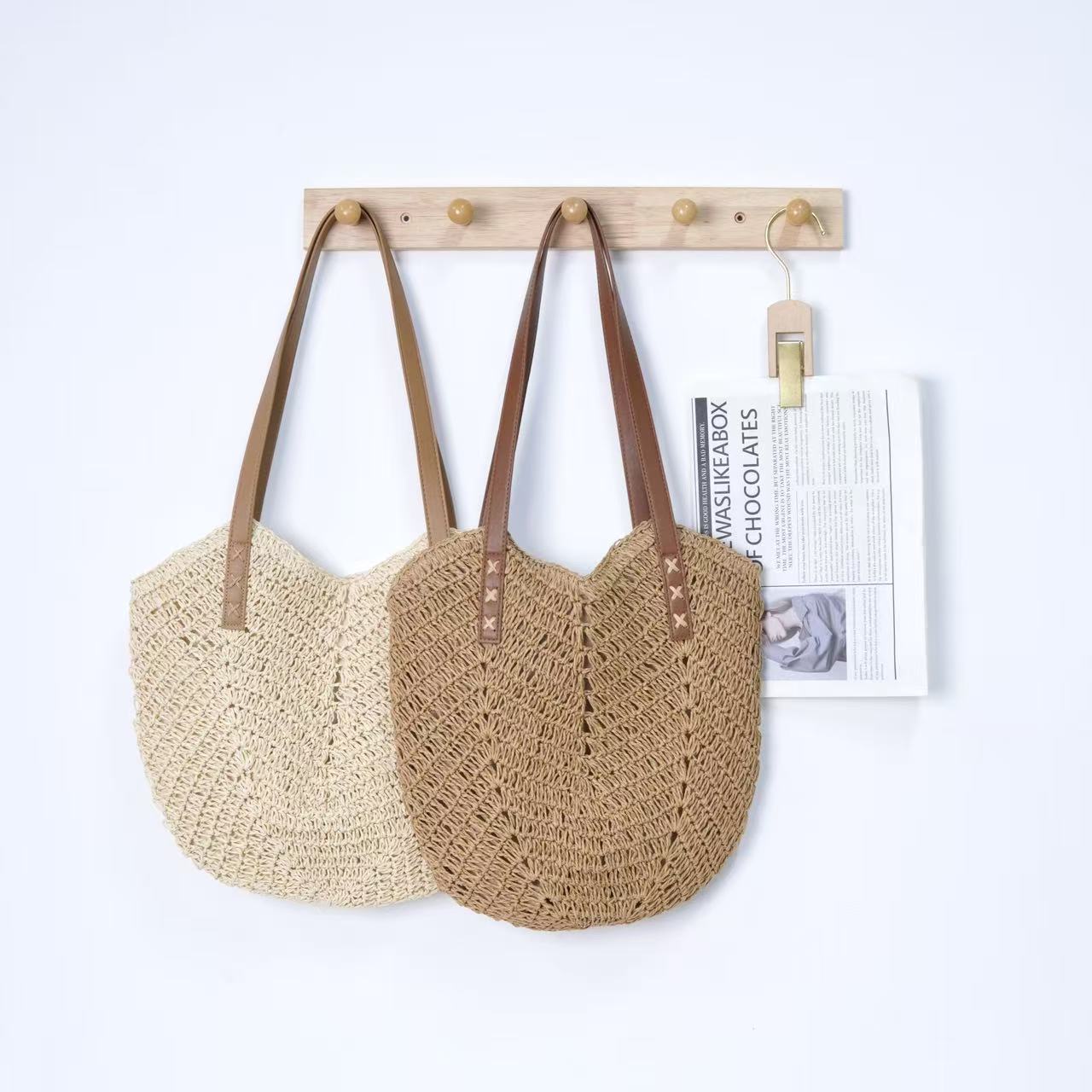 Handtasche Aus Geflochtenem Naturmaterial mit Eleganten Tragegriffen Brehn