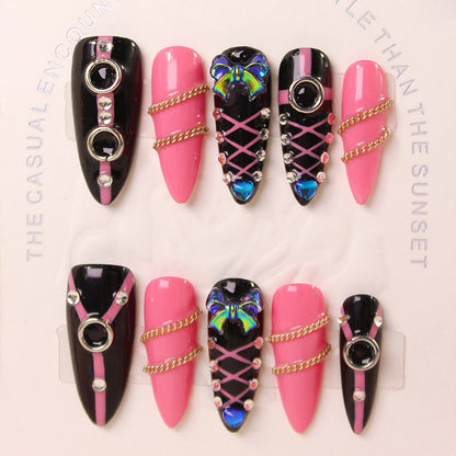 Kunstnagelset mit glamourösen Akzenten und kreativen Designs Brehn