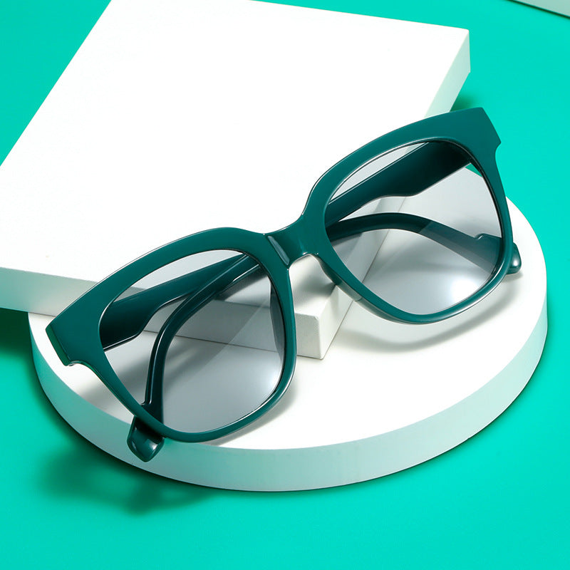 Damen klassische Sonnenbrille mit modernem Oversized-Rahmen Brehn