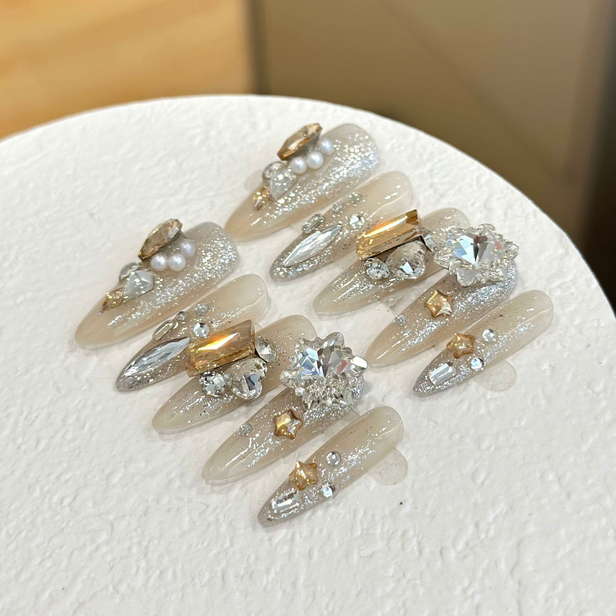 Luxuriöse mit Strass verzierte Press-On Nägel