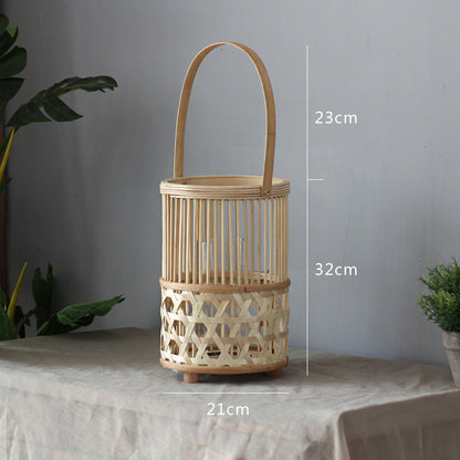 Handgefertigte Laterne aus Rattan Brehn