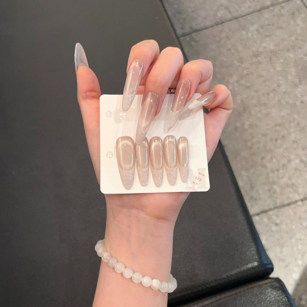 Glänzendes Press-On Nails Set Brehn