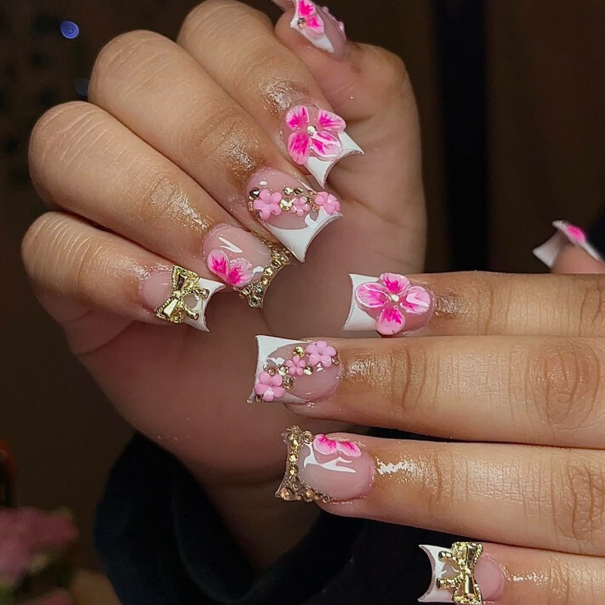 Dekorative florale Press-On-Nagelkunstverzierungen Brehn