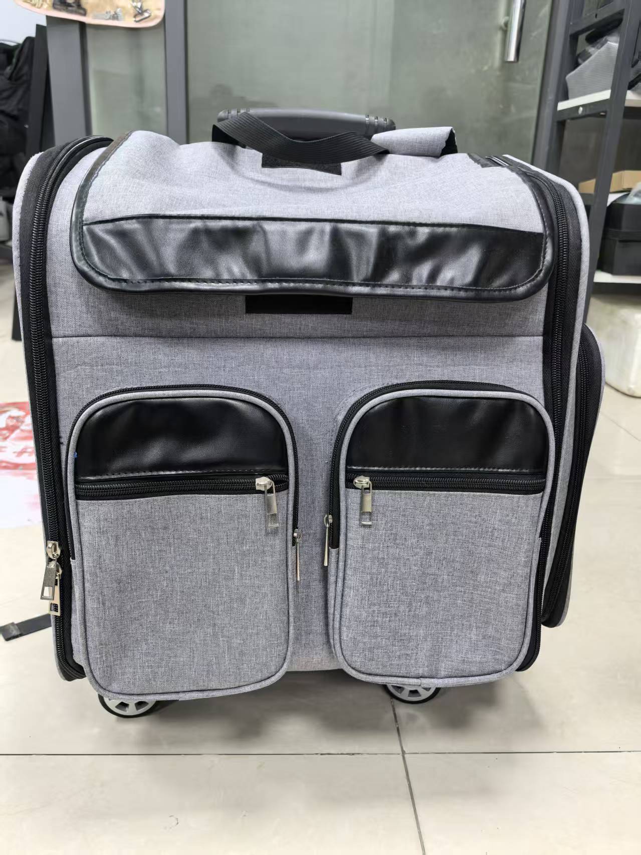 Multifunktionale Reisetasche mit Rollen und Fächern Brehn
