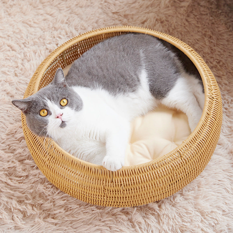 Katzenbett mit Runder Rattandekoration Brehn