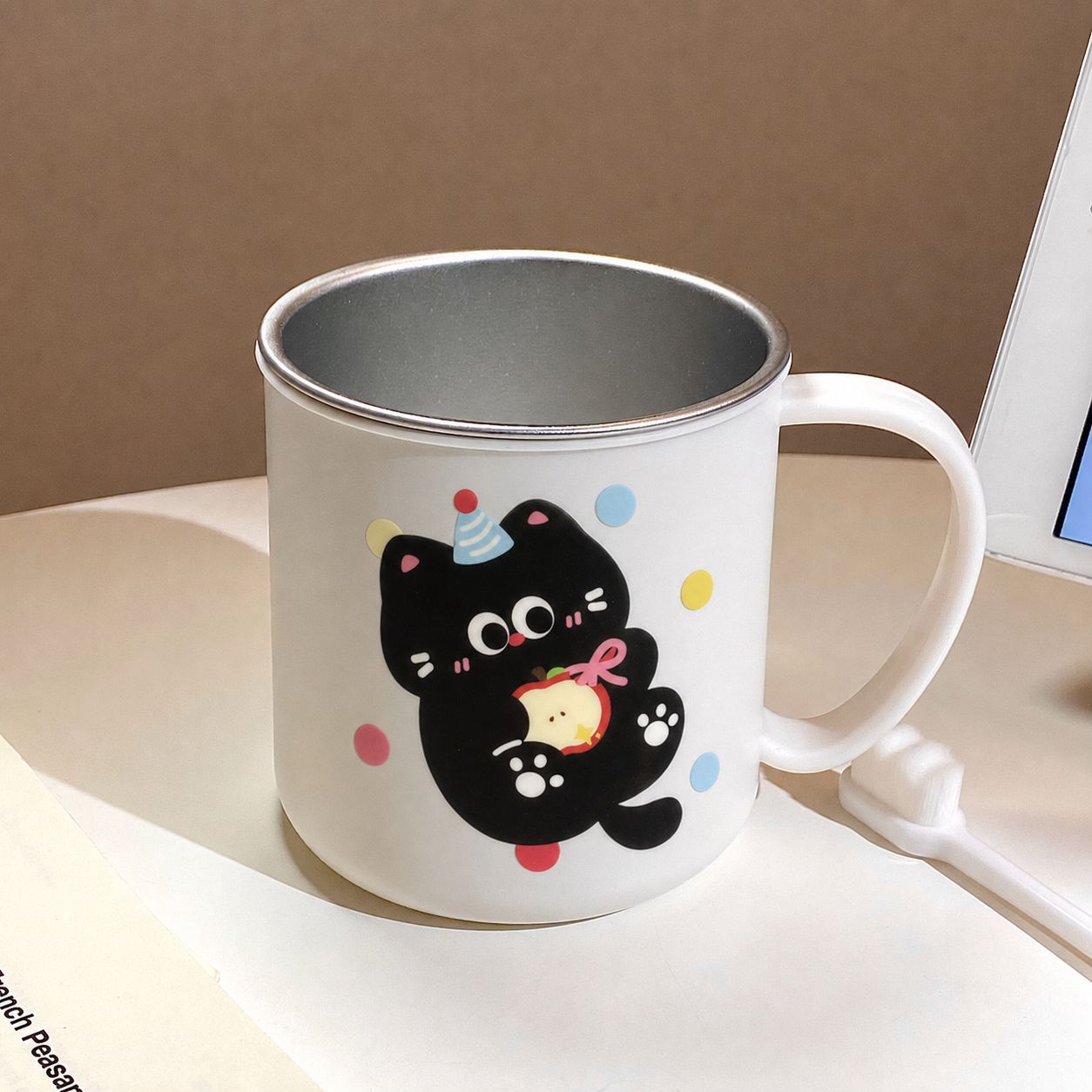 Keramiktasse mit Verspieltem Tiermotiv Brehn