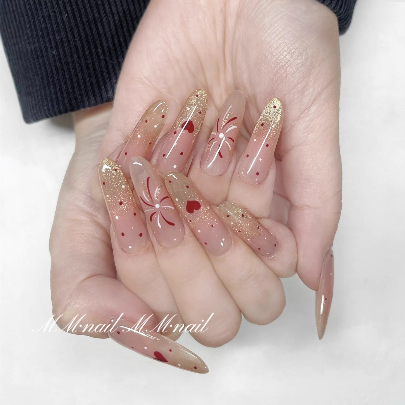Künstlerisches Stiletto Press-On Nagelset Brehn