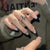 Kunstvolle Nagelgestaltung mit Glitzer-Detail Brehn