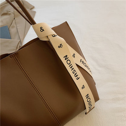 Stilvolle Kunstleder Tote Bag mit strukturiertem Griff