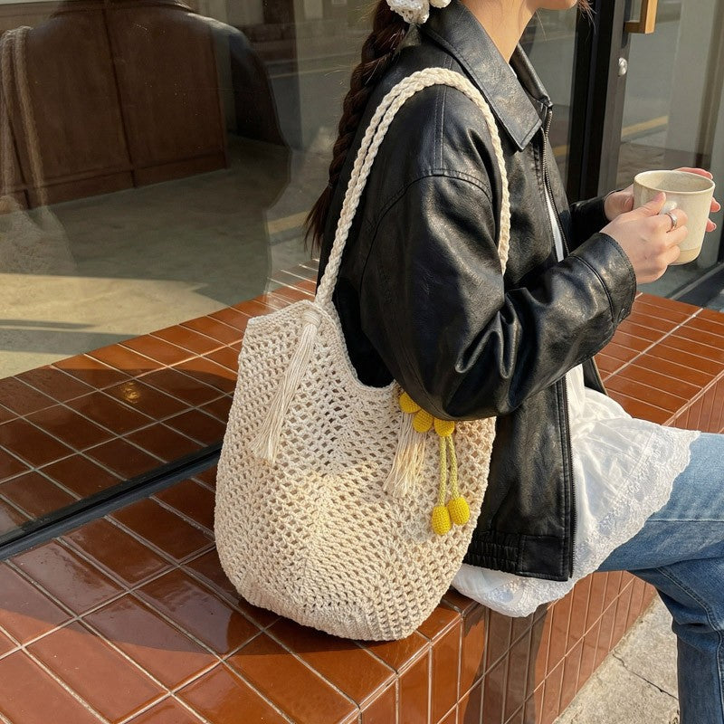 Strick Tote-Bag Im Boho-Stil mit Charmanten Anhängern Brehn