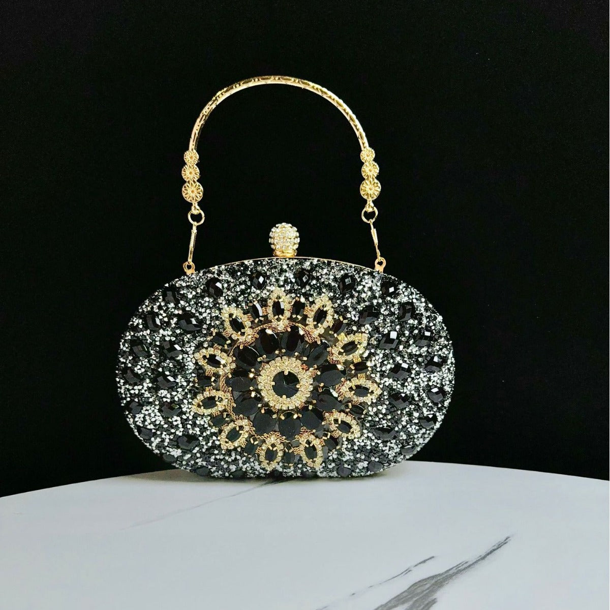 Dekorative verzierte Abendhandtasche