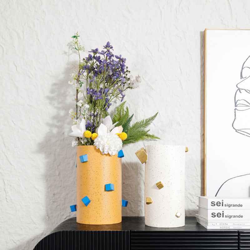Abstrakte dekorative Keramikvase