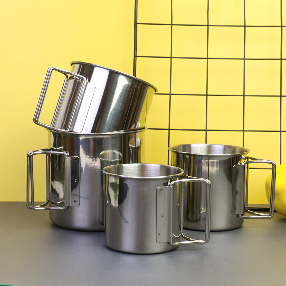 Edelstahl Nesting Camping Becher Set mit zusammenklappbaren Griffen und gerollten Rändern Brehn