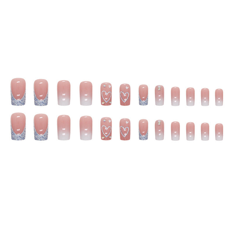 Herz-verzierte Nagelkunstverlängerungen Brehn