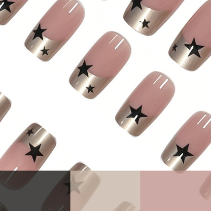 Stern-verzierte Nagelkunst-Verzierung Brehn