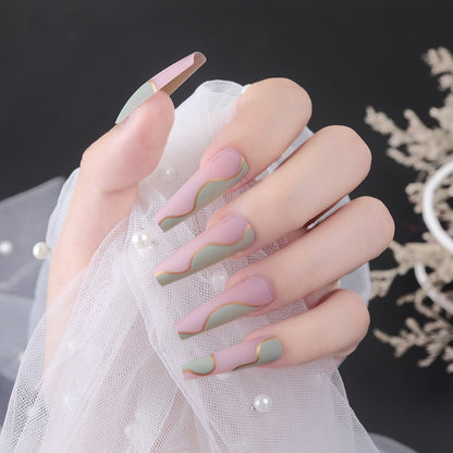 Lange elegante Press-On-Nagel-Set mit Wellen-Design Brehn