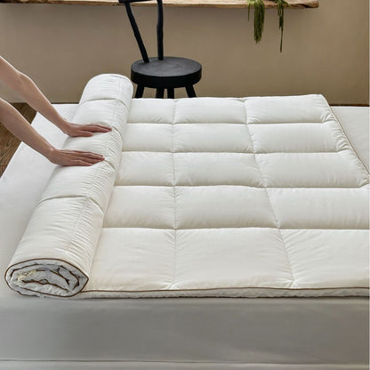 Gepolsterter Komfort-Topper mit Steppkammern und elastischen Eckbändern