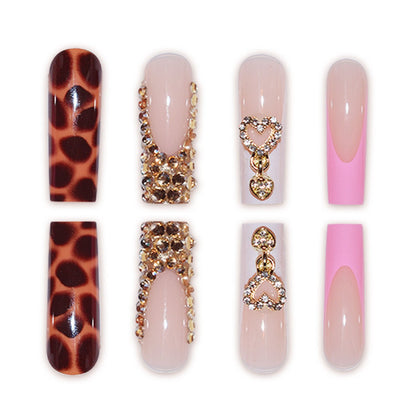 Luxuriöse Designer Press-On Nagelverzierungen Brehn