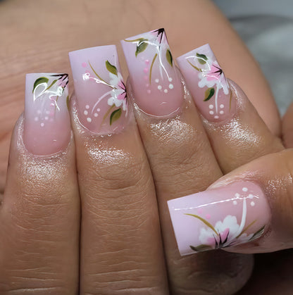 Elegante florale Acryl-Nageldesigns Brehn