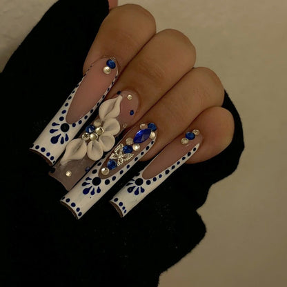 Dekorativer Nagelkunstset