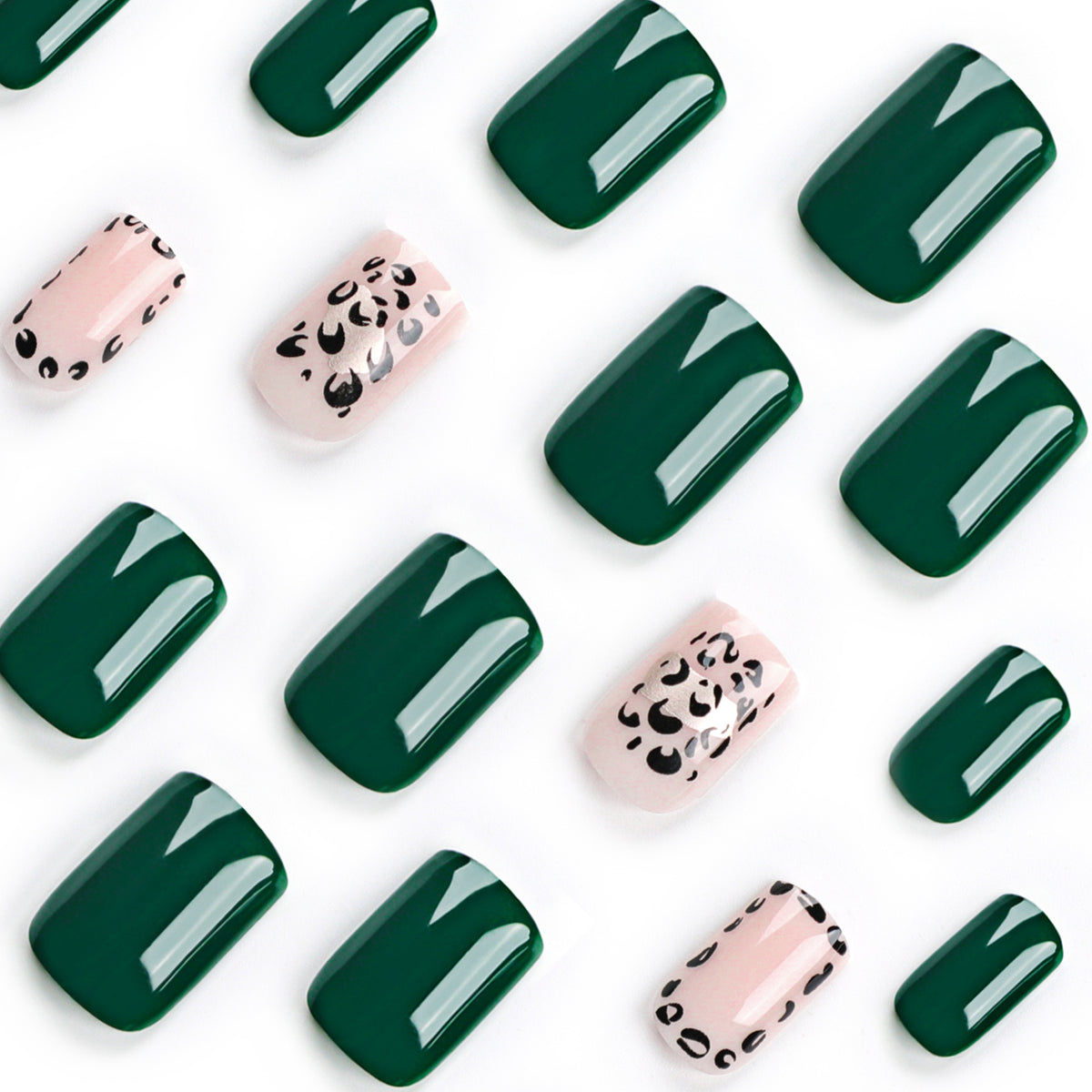 Kunstvolle Nagelkunst mit geschmackvollen Grün- und Leoparden Akzenten Brehn