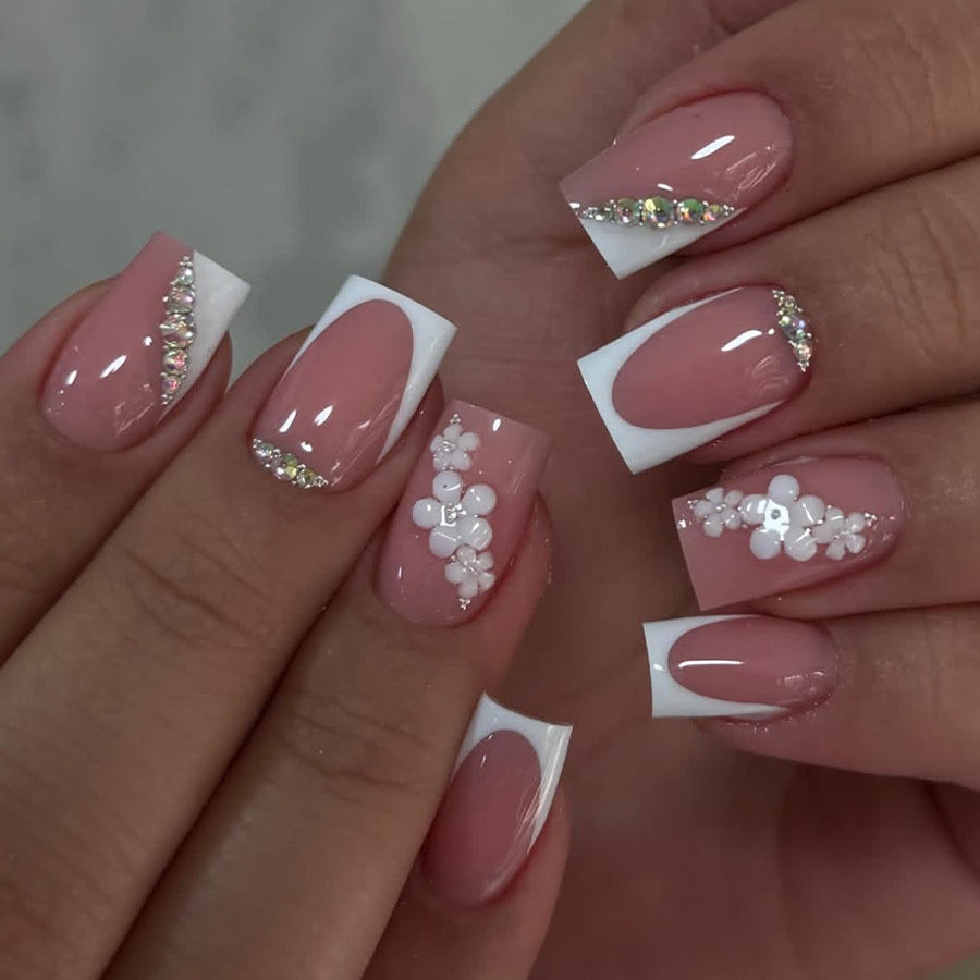 Elegantes floral-verziertes Press-On-Nagelkunst-Set Brehn