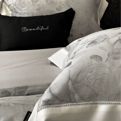Botanisches Jacquard-Mikrosatin-Bettbezug-Set mit Satinrand-Hemstich und wendbaren Kissenbezügen