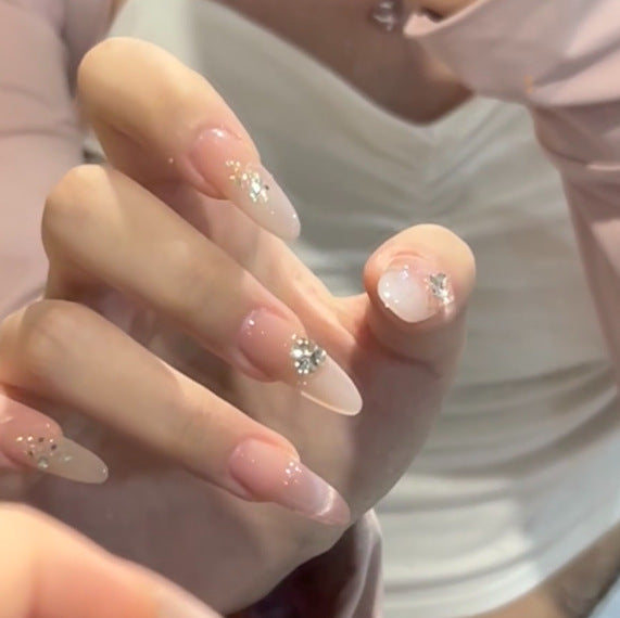 Elegantes Press-On Nageldesign Brehn