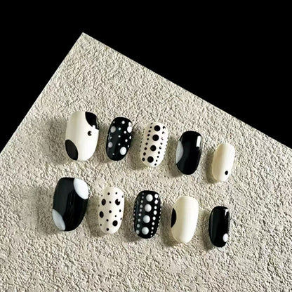 Stylisches Künstlerisches Press-On-Nagelset Brehn