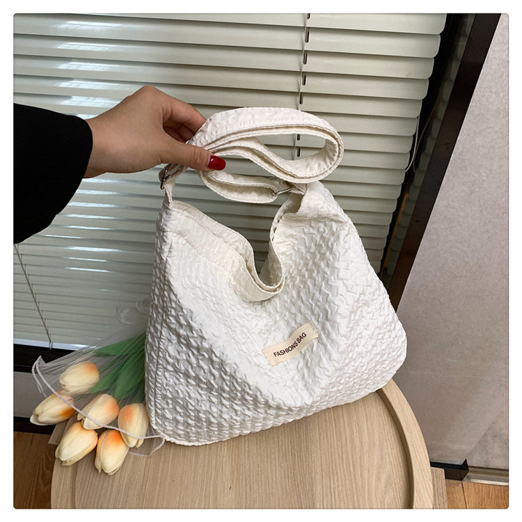 Texturierte Alltagsschultertasche