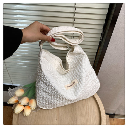 Texturierte Alltagsschultertasche