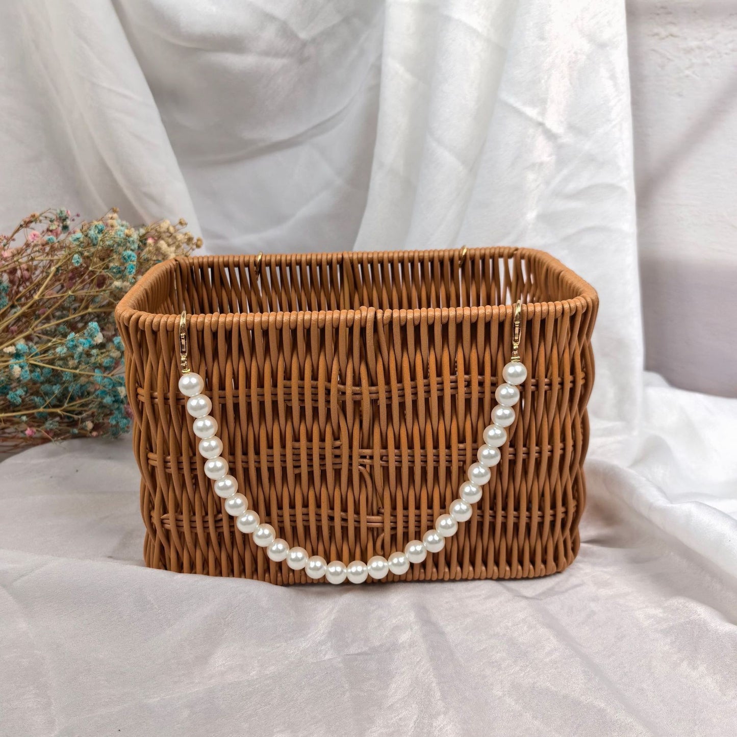 Damen modischer Rattan-Behälter mit Perlenhenkel Brehn