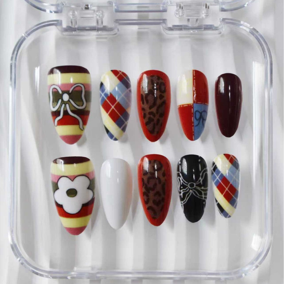 Künstlerische Nagelkunst Brehn