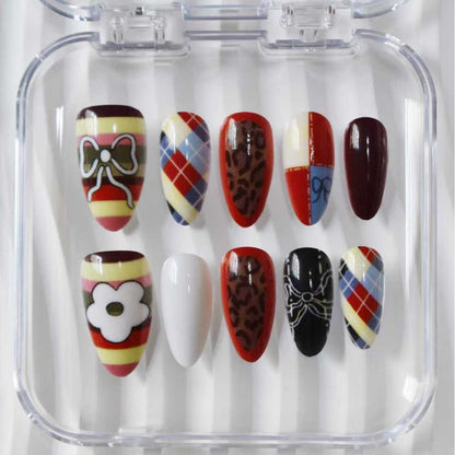Künstlerische Nagelkunst Brehn