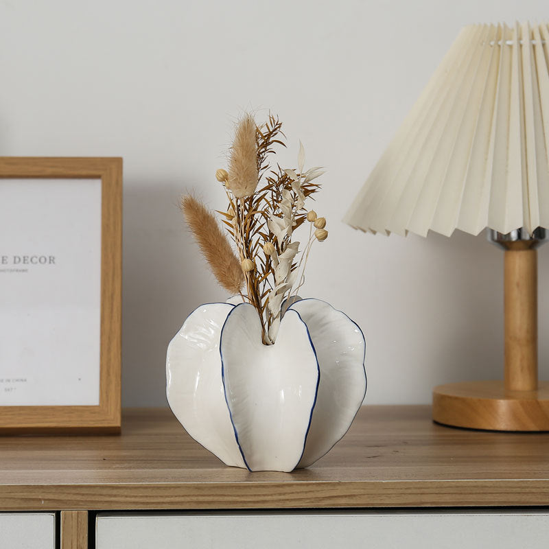 Dekorative Keramikschale im Blüten Design Brehn