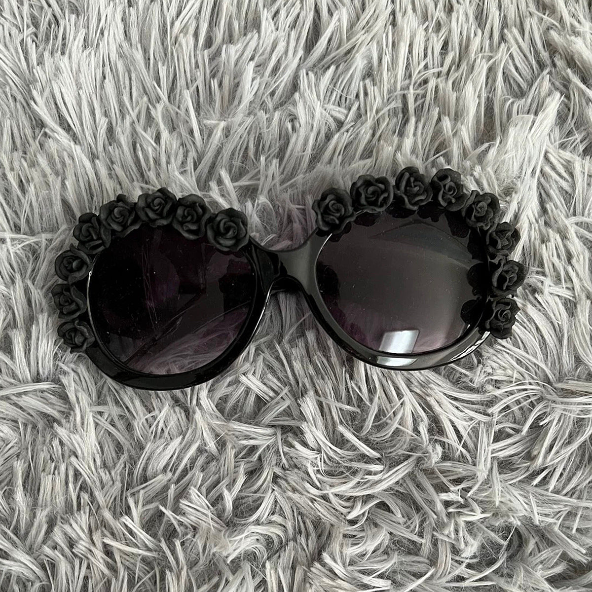 Damen Sonnenbrille mit floralen Akzenten Brehn