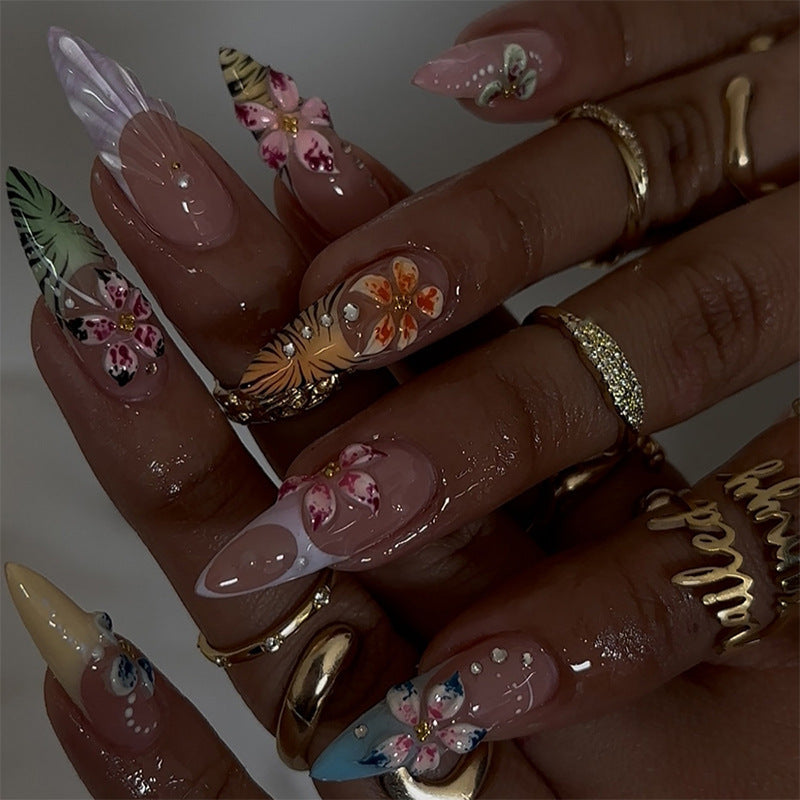 Romantisches Kuss-inspiriertes Press-On Nagelkunstset