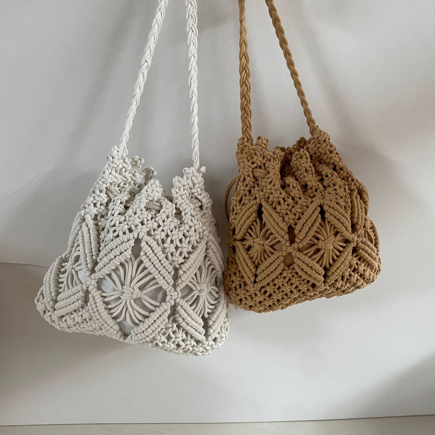 Handgeknüpfte Schultertasche mit Floralen Details Brehn