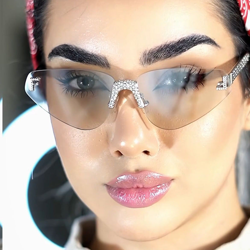 Damen Designer Katzenaugen-Sonnenbrille mit funkelndem Strass-Besatz Brehn