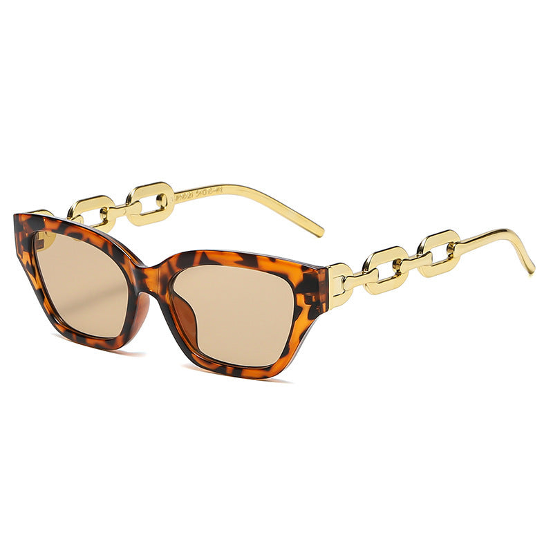 Luxe Fashion Katzenaugen-Sonnenbrille mit Statement-Kette Brehn