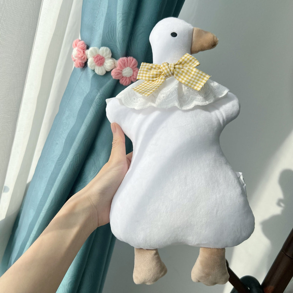 Plüsch-Ente Komfortkissen mit Gingham Schleife
