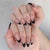 Kunstnagelspitzen mit elegantem französischem Design und Glamourösen Details Brehn