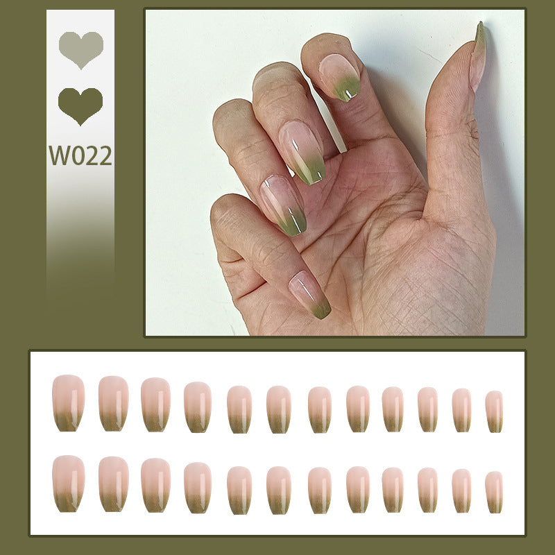 Kunstvolle Nagelspitzen mit Ombre-Effekt Brehn